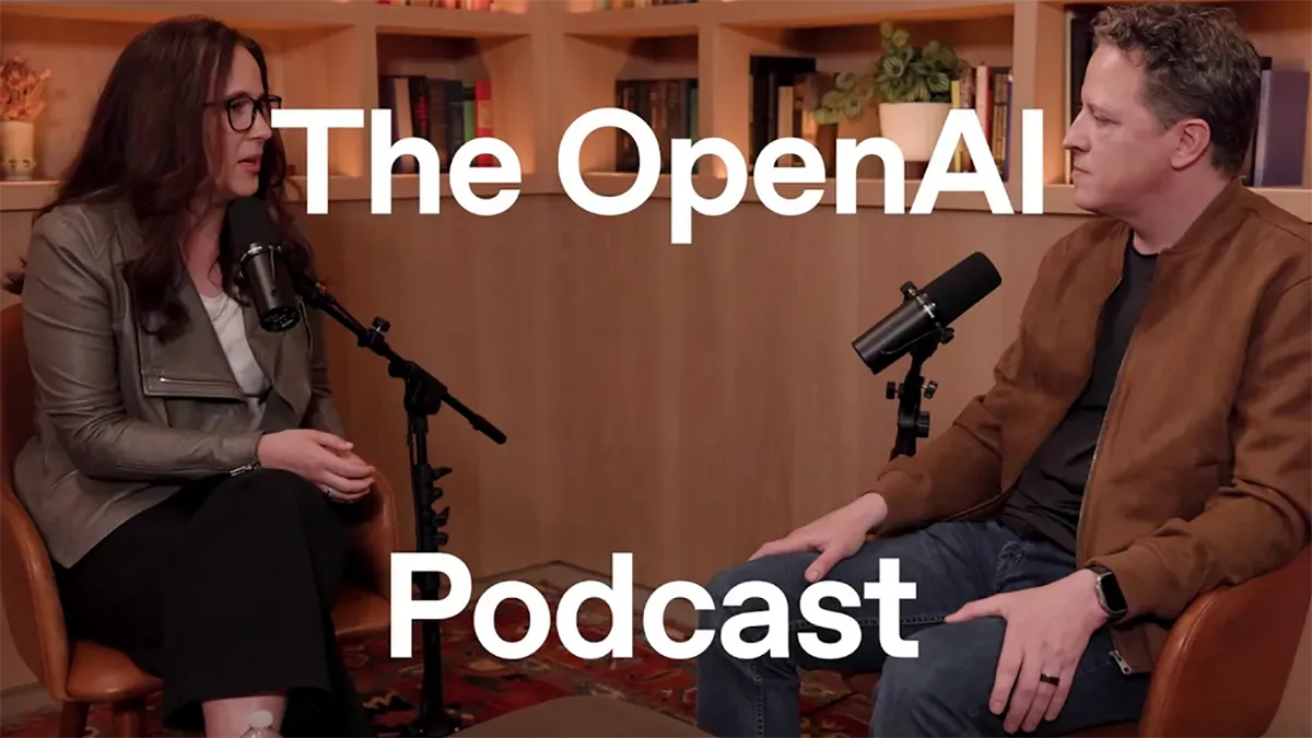 Zwei Menschen beim OpenAI Podcast